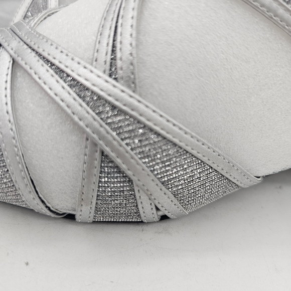 Easy Street Tristen Low Glitter Heels Satin/Silver Size 9 - Picture 7 of 10